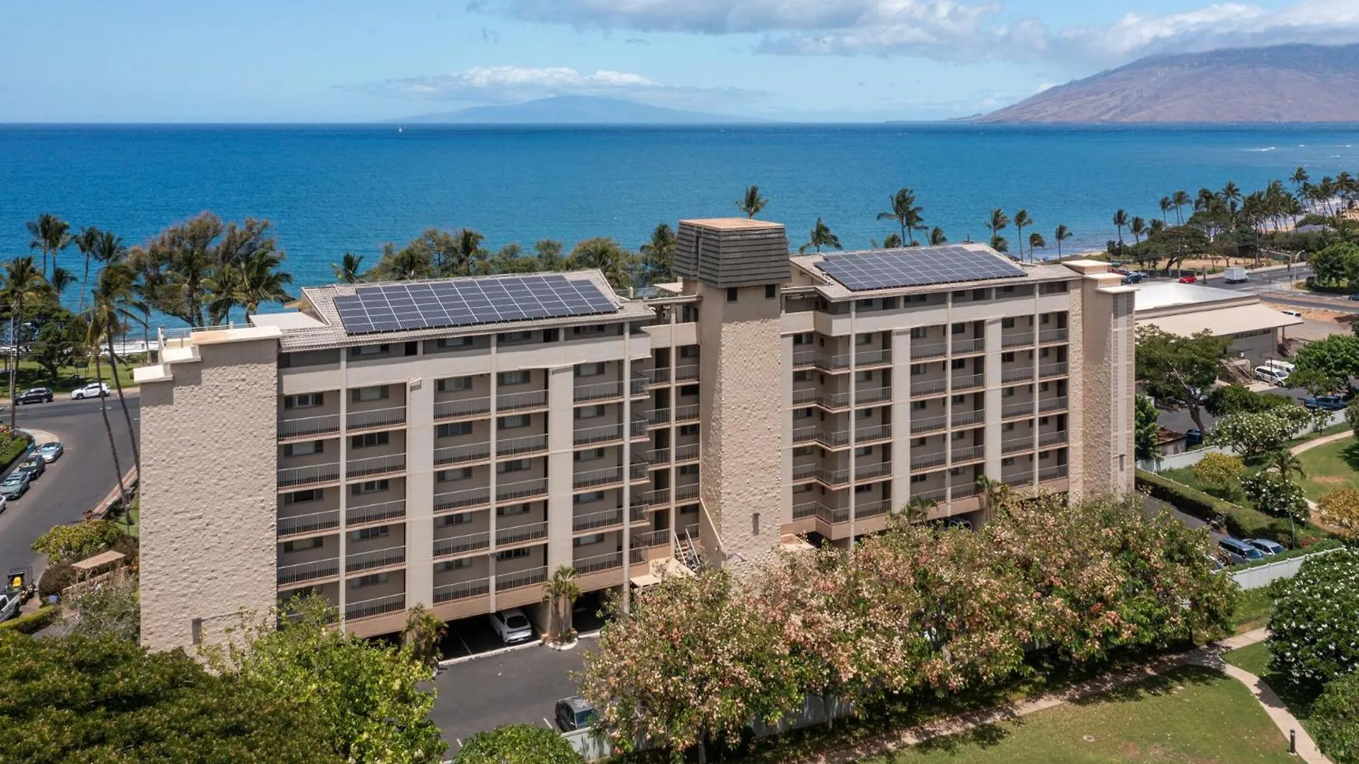 Stunning Ocean View 2 Bedroom Steps From Beach Kihei