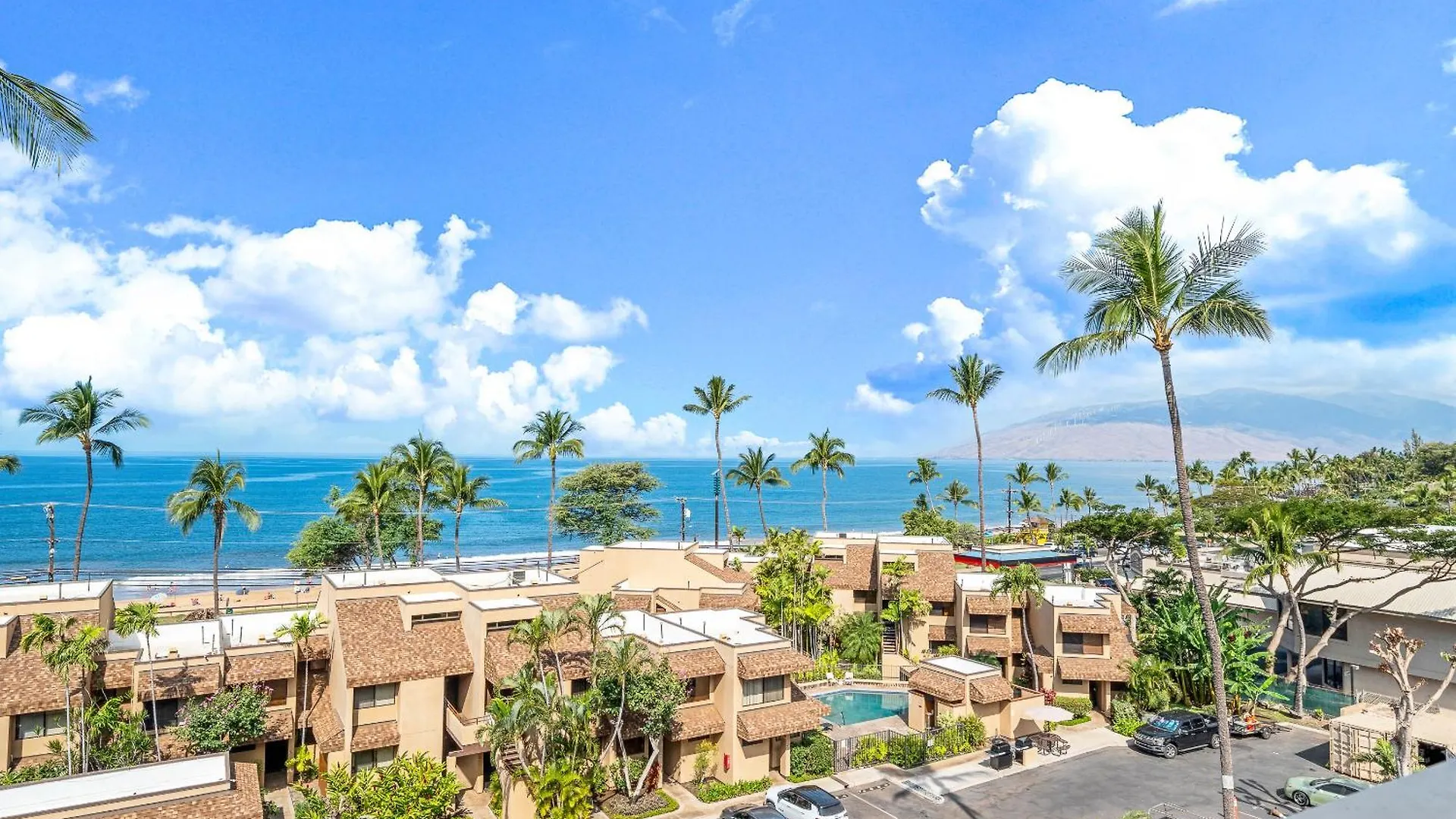 Stunning Ocean View 2 Bedroom Steps From Beach Kihei