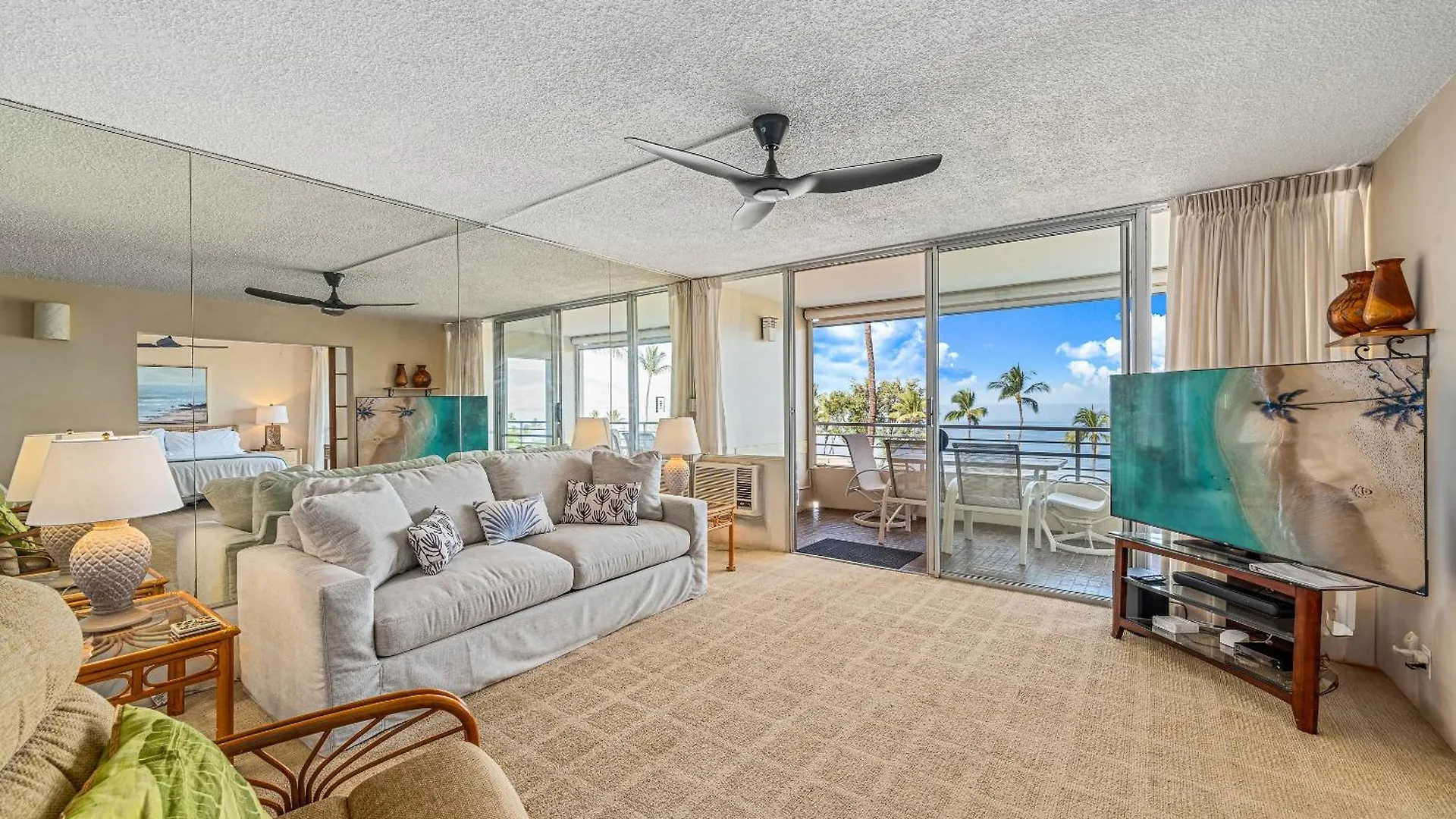 Stunning Ocean View 2 Bedroom Steps From Beach Kihei