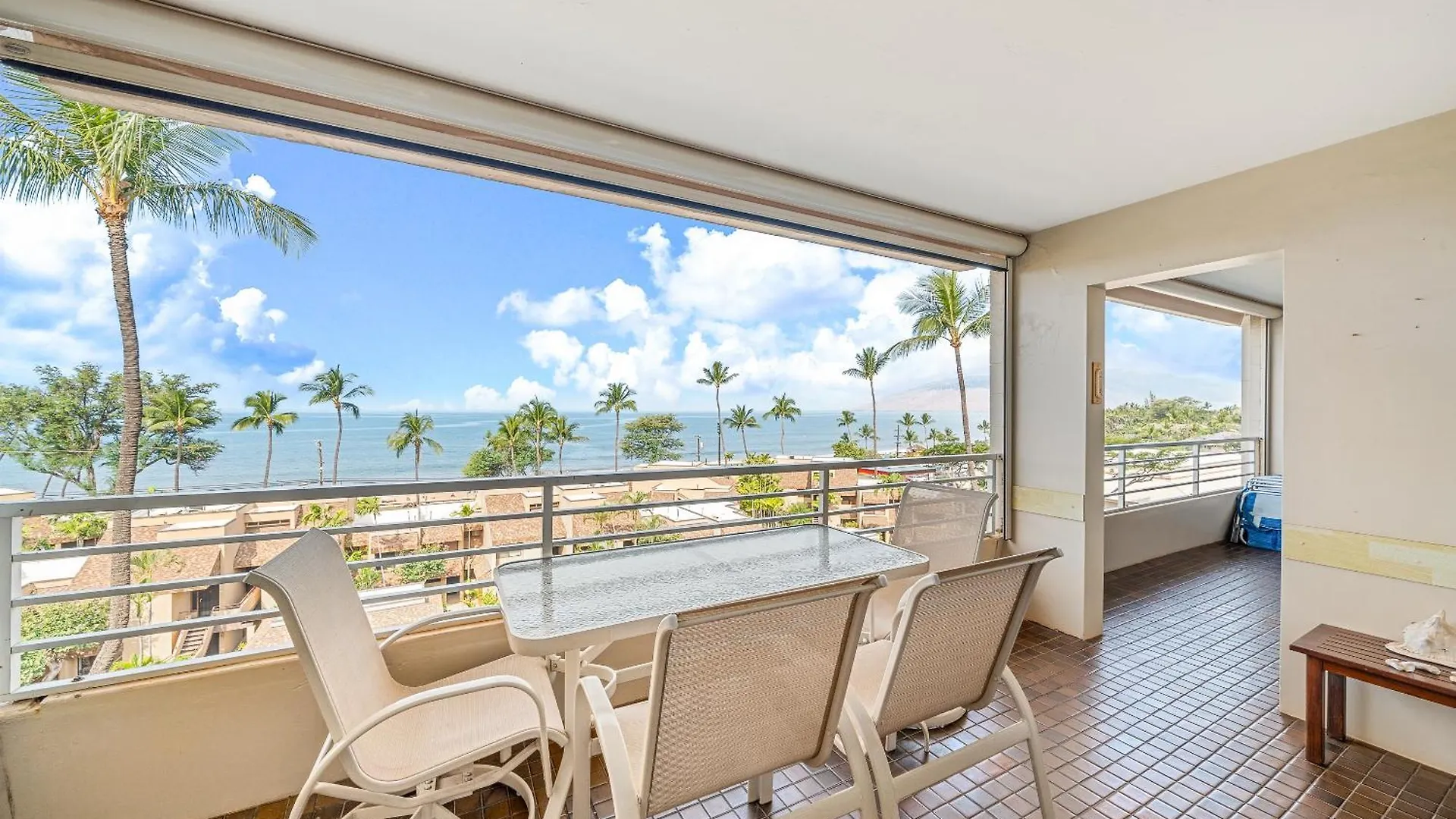 Stunning Ocean View 2 Bedroom Steps From Beach Kihei
