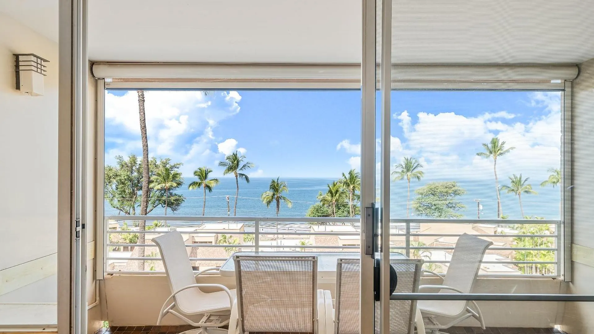 Stunning Ocean View 2 Bedroom Steps From Beach Kihei