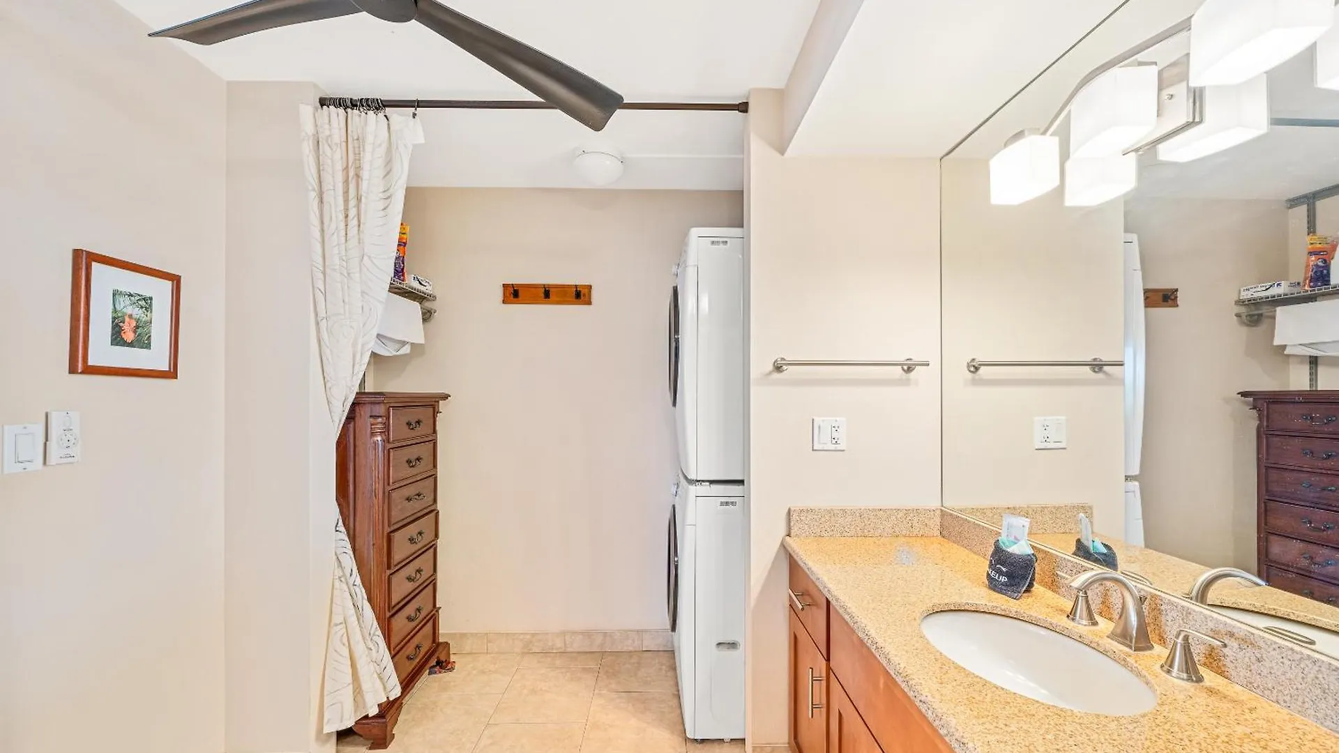 Stunning Ocean View 2 Bedroom Steps From Beach Kihei
